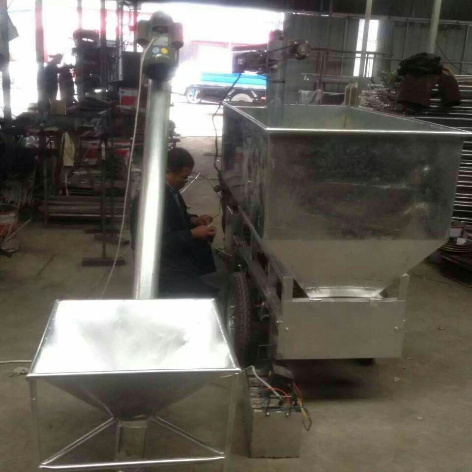 好用的猪场自动拉料车-利民养殖设备——畅  养殖场自动上料车