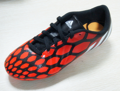 阿迪达斯adidas 正品 儿童款足球鞋 M20159