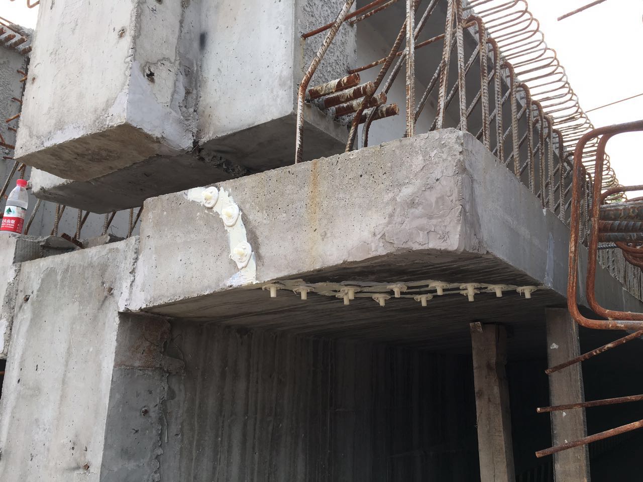 高速公路预制混凝土箱梁裂缝处理