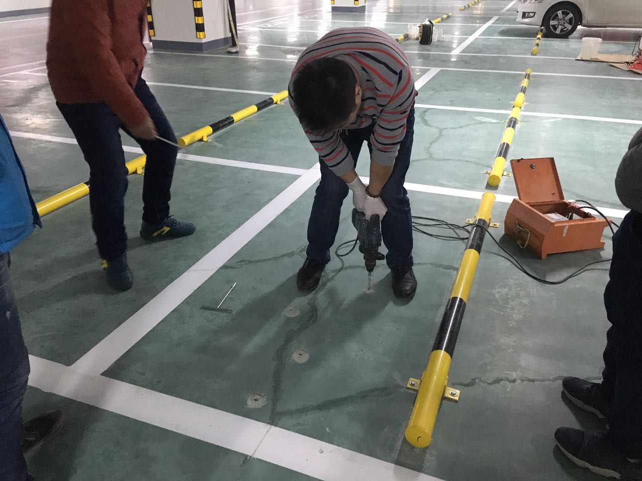 雄安新区地下车库混凝土地面空鼓怎么处理