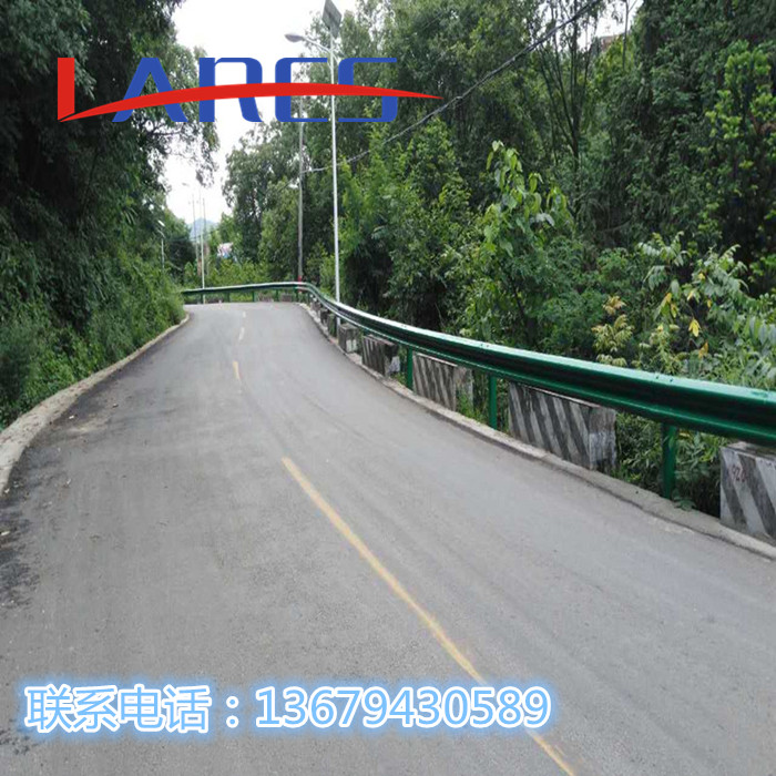 高速公路防撞波形梁护栏有哪些分类  防撞护栏  波形护栏