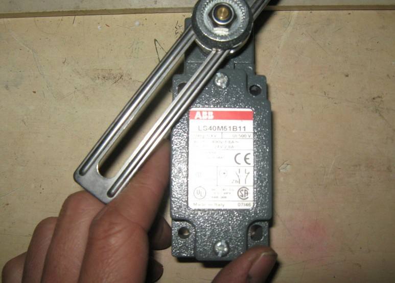 特价销售ABB行程开关LS30P11B11  行程开关价格  行程开关型号  求购行程开关