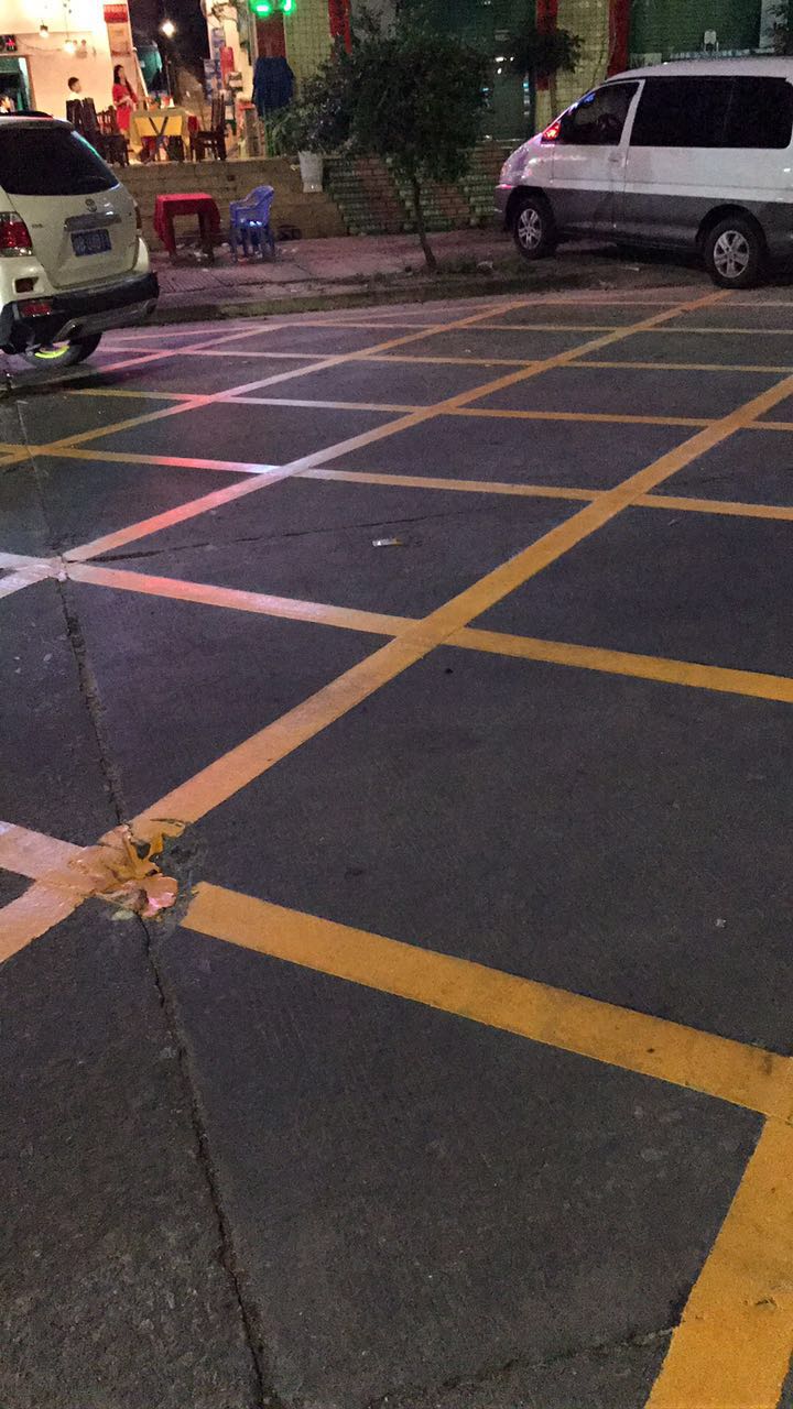 广州划线图片/停车场划线设计图/地下车库地坪漆施工&nbsp;&nbsp;路锥厂家&nbsp;&nbsp;反光路锥&nbsp;&nbsp;橡胶定位器