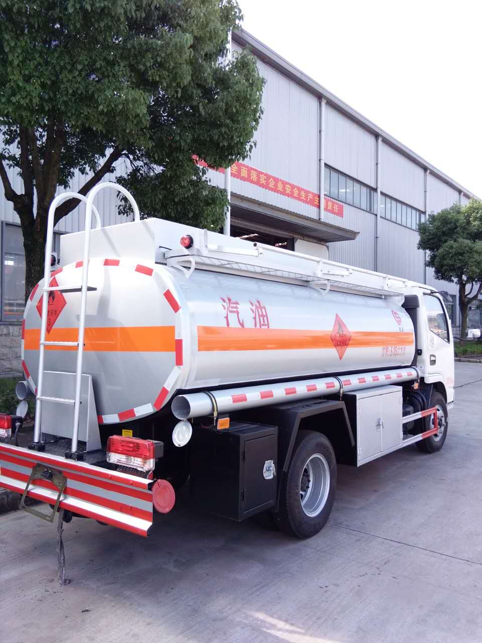 5吨油罐车 火爆热卖中 加油车 半挂运油车
