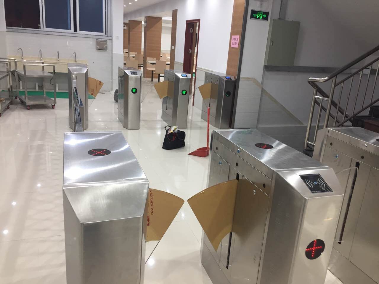企业级食堂消费一卡通系统、通道闸消费系统  企业级食堂消费机  通道闸消费机  无人值守消费