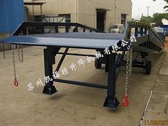 苏州升降平台哪家好-常熟集装箱移动登车桥&nbsp;&nbsp;移动式液压登车桥