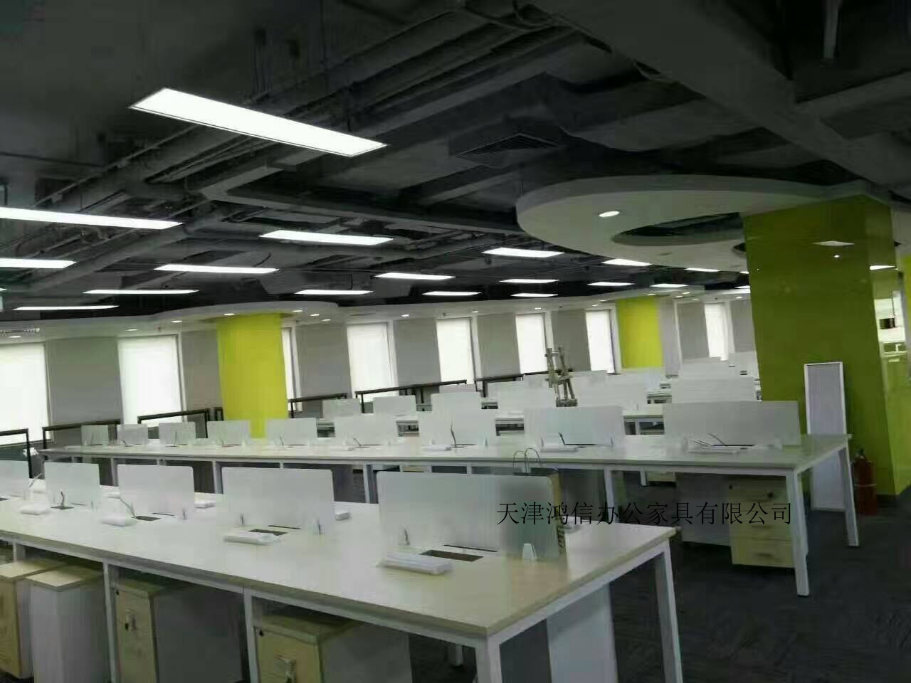 天津办公桌公司，办公家具职员办公桌厂 多人职员桌子