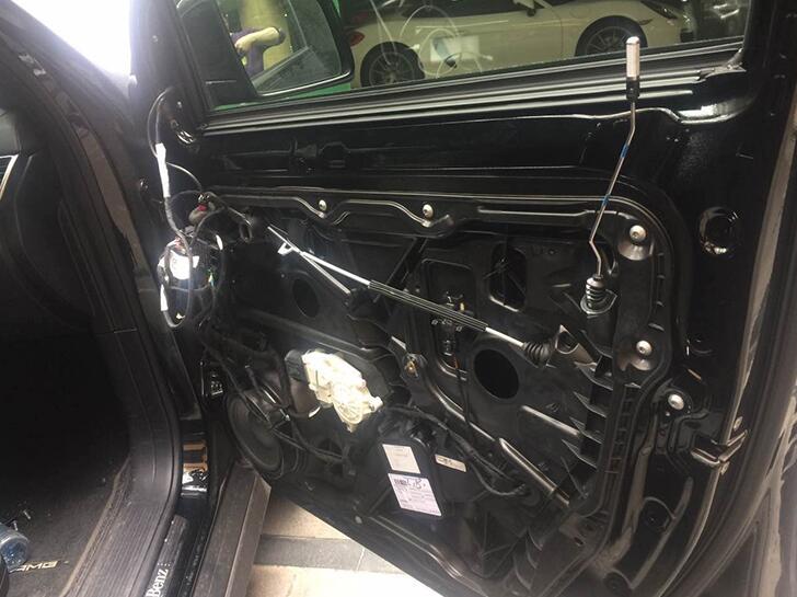 17款奔驰GLS450改装电吸门无钥匙进入