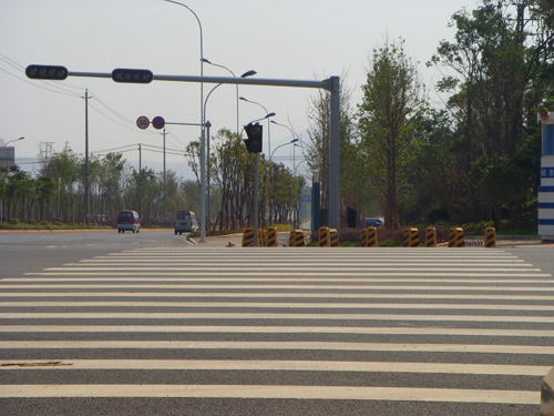 云浮郁南道路标线厂家，罗定公路标线，画数字价格  斑马线