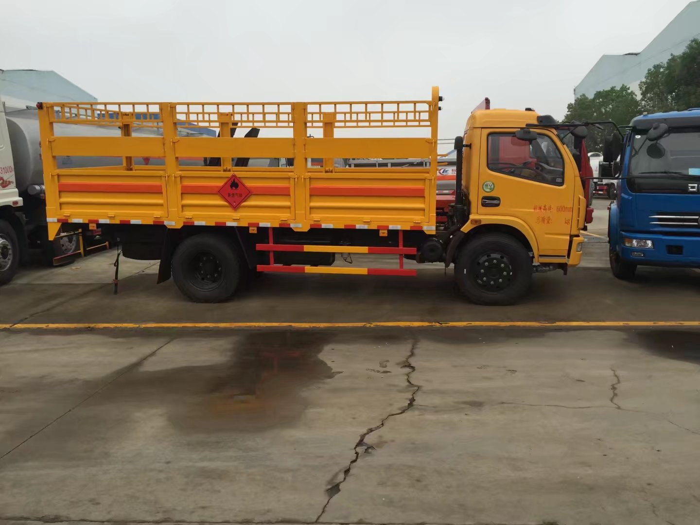 石媒四代12吨五节臂随车吊