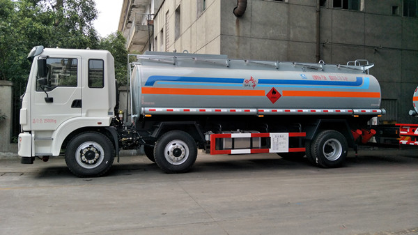 阳江东风8吨加油车出厂价格&nbsp;&nbsp;5吨加油车&nbsp;&nbsp;5吨流动加油车&nbsp;&nbsp;5吨移动加油车
