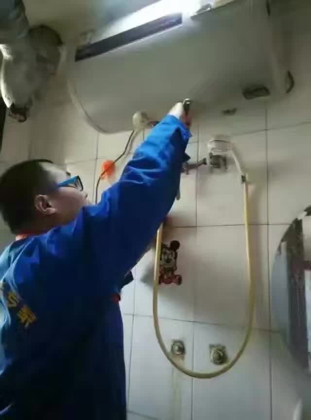 家电清洗赚钱吗？非常适合创业来做  清洗家电赚钱吗
