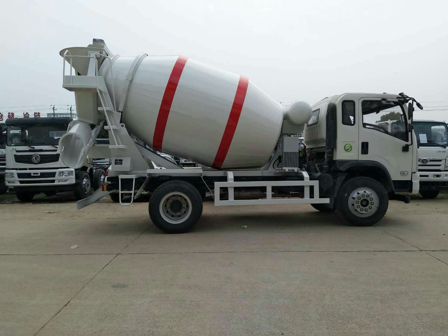 大运运隆6方混凝土搅拌运输车专业生产家  大运搅拌车  6方搅拌车  中国好搅拌车