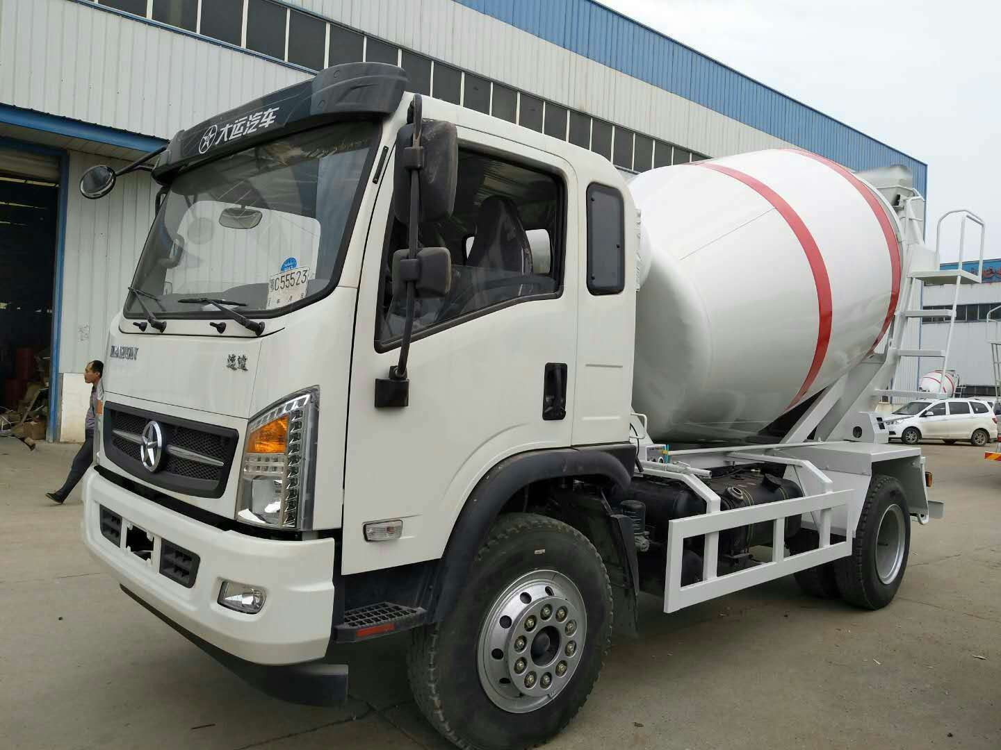 大运运隆6方混凝土搅拌运输车专业生产家  大运搅拌车  6方搅拌车  中国好搅拌车