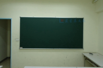 梅州平面黑板M教学环保黑板/绿板M绿板板面平整无接缝  办公会议展板