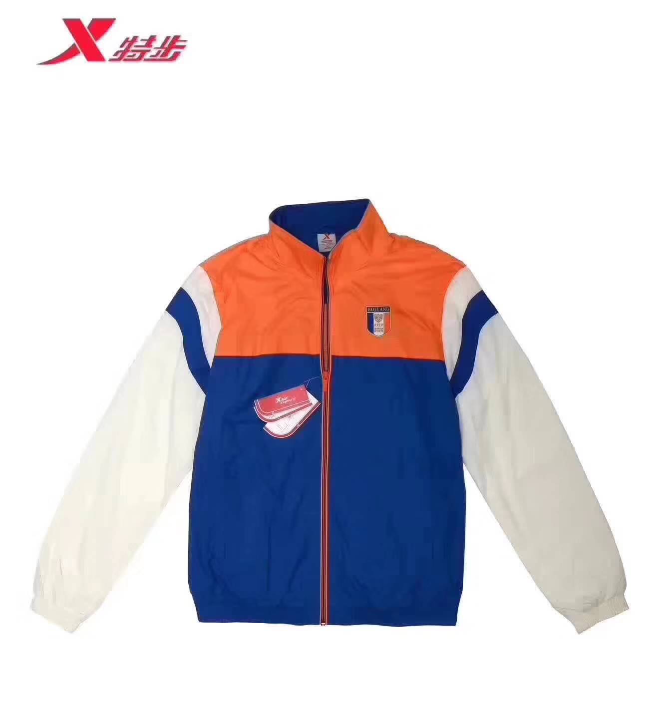找正品国内一二线运动服装尾货批发、来广州世通服饰  运动品牌男装  品牌尾货  地摊专享