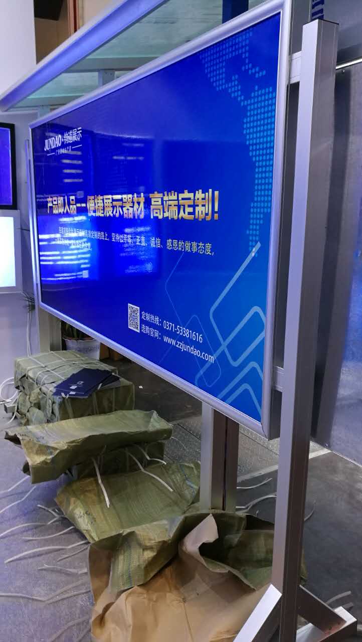 广告宣传栏厂家   单面无眉头户外宣传栏价格