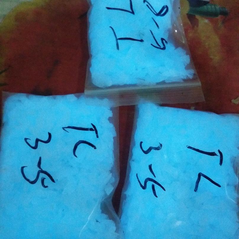 夜光石原石 夜光水磨石子 发光石米 大块夜光石板