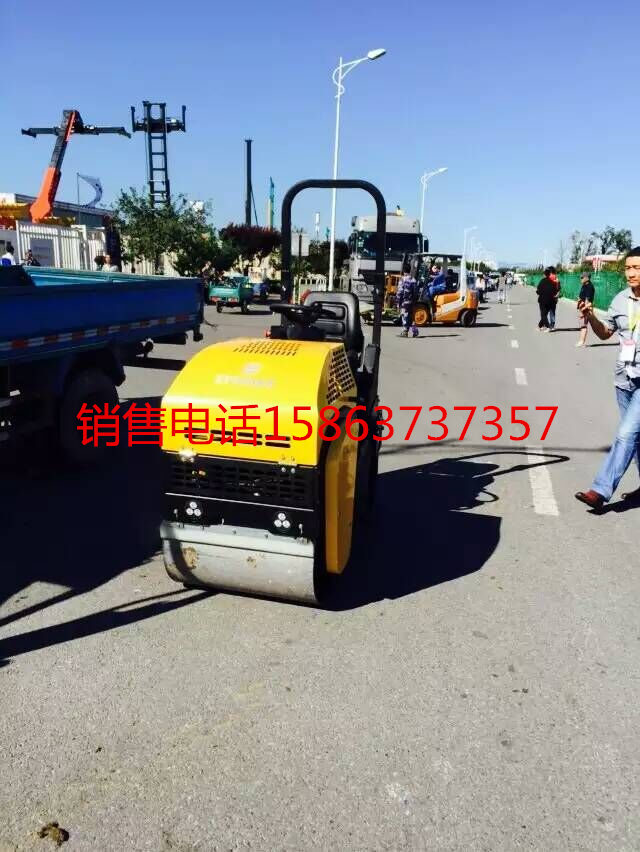 全液压小型震动压路机进口配置生产厂家  压实机  轧道机  压土机