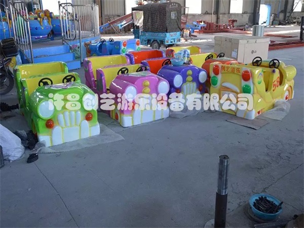 双鸭山儿童游乐设备疯狂魔幻车8字旋转车创艺定制批发  魔幻汽车游乐设备  许昌创艺游乐设备  疯狂魔幻车厂家