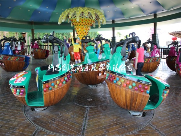 大庆公园情侣飞车情侣上座率高游艺设施自由彩虹  情侣飞车游乐设备  自由彩虹游乐设备  许昌创艺游乐设备