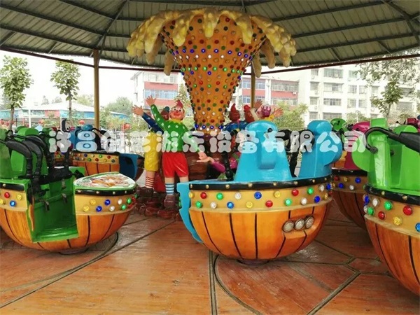 双鸭山魔幻陀螺游艺设施公园受欢迎2自由彩虹创艺批发  魔幻陀螺游乐设备  许昌创艺游乐设备  自由彩虹游乐设备