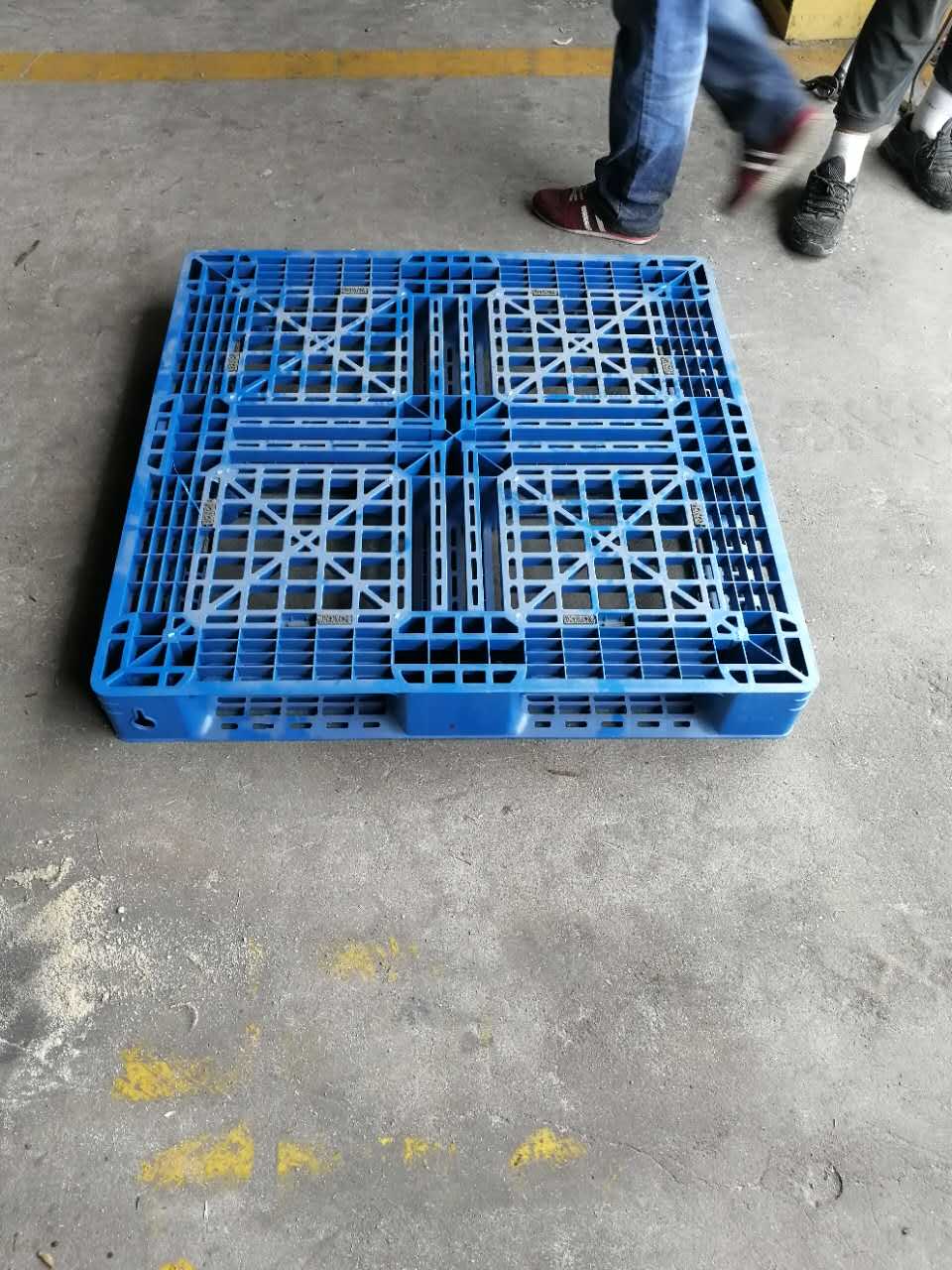 蓝色塑料托盘双面使用载重高使用寿命长