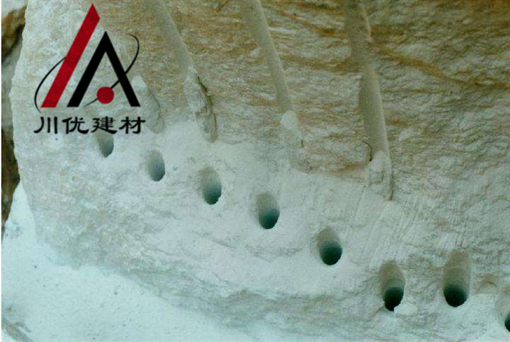 临沧市岩石膨胀剂达州厂家直供  矿山开石剂  高效破碎剂