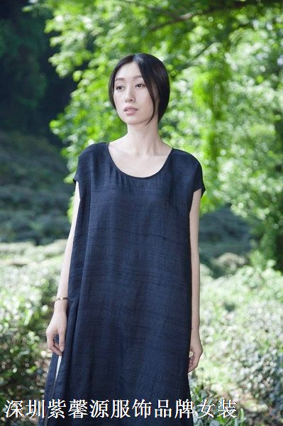 供应简约品牌女装尾货棉麻风格品牌折扣女装尾货走份