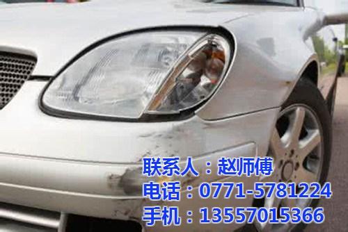 新阳路钣金修复,南宁鹏飞汽修,马自达钣金  马自达钣金修复技  无痕钣金修复工具  汽车大顶钣金修复