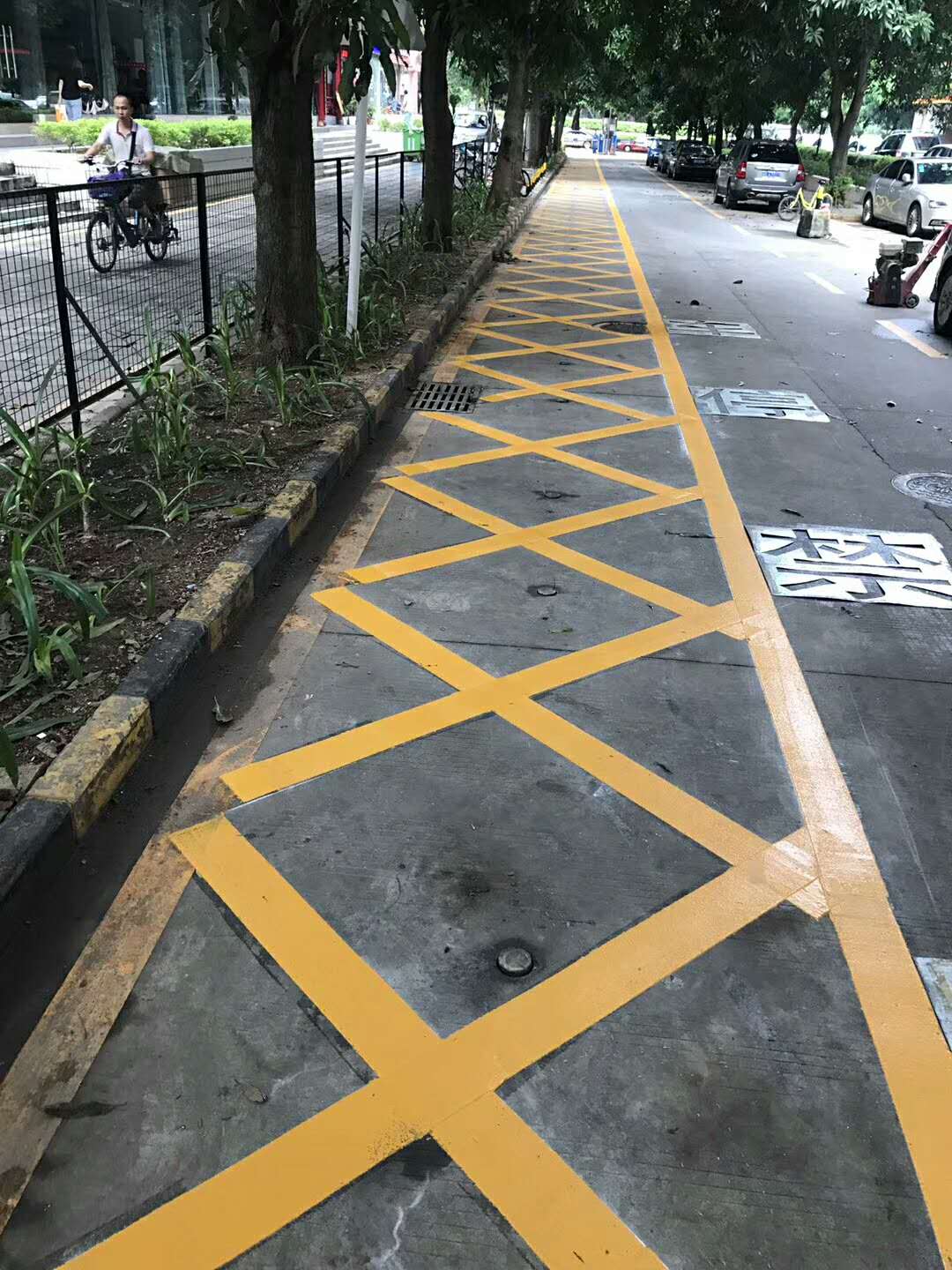 深圳道路热熔划线，停车场找专业的划线公司  小区划线  停车场标线  道路施工
