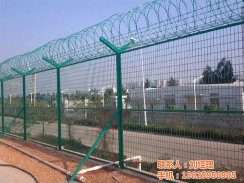 公路护栏网,护栏网,重庆祥驰隔离网(查看  市政护栏网  小区护栏网