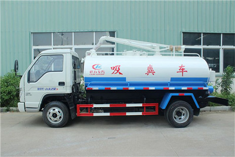 上蓝牌?的小型吸粪车&nbsp;&nbsp;蓝牌小型吸粪车&nbsp;&nbsp;小型吸粪车价格&nbsp;&nbsp;蓝牌吸粪车多少钱