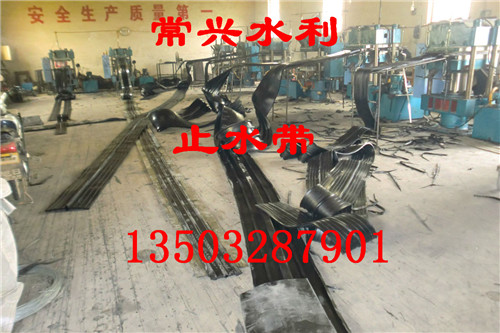 汕尾城侧摇启闭机