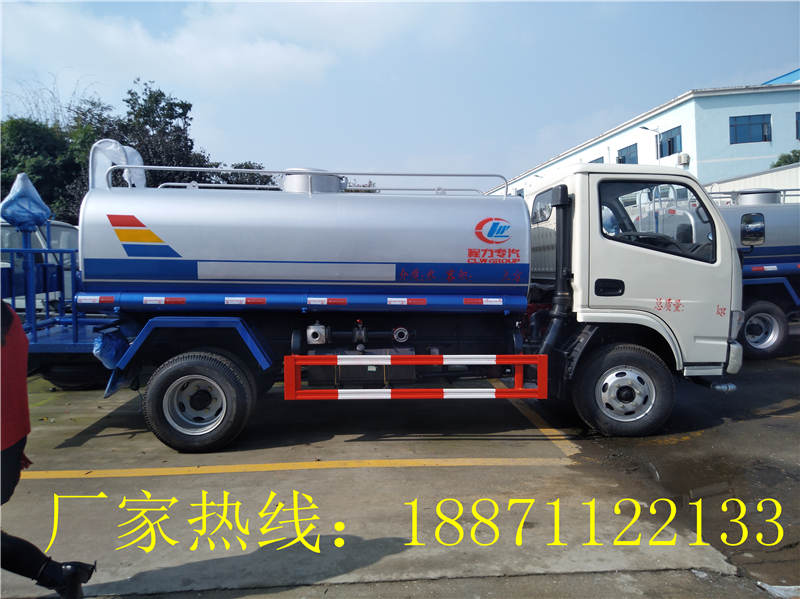迪庆东风天锦多功能洒水车》厂家电话?