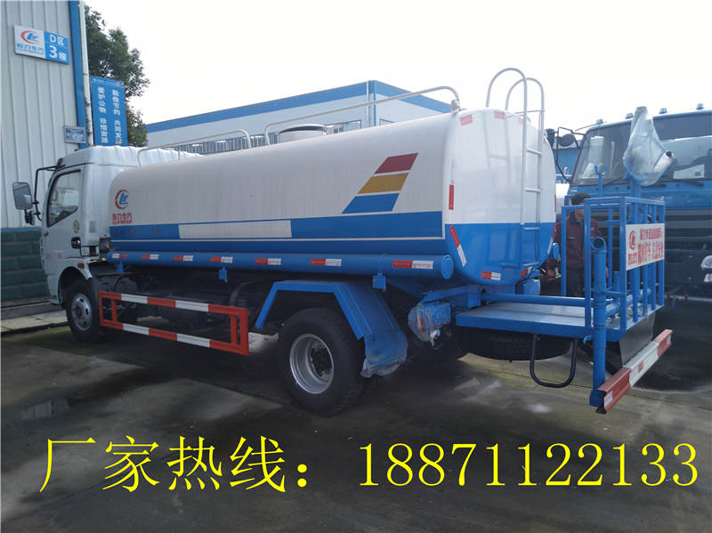 迪庆东风天锦多功能洒水车》厂家电话?