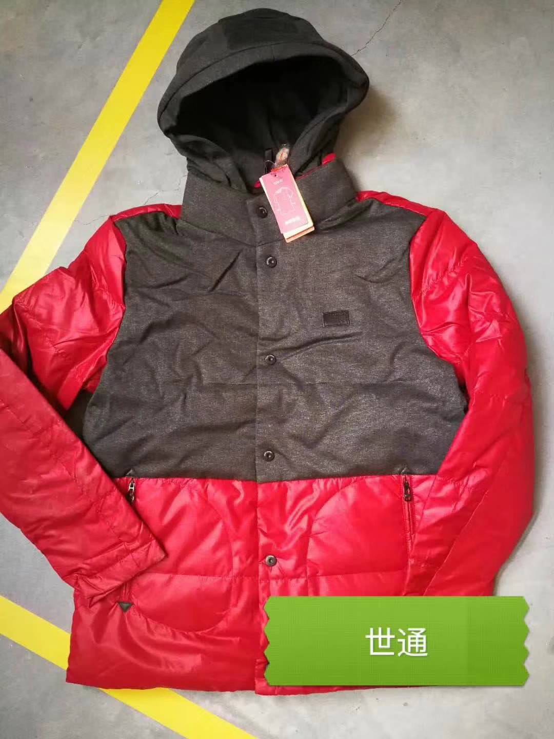 广州棉服尾货批发找世通 品牌服饰批发领域的标准  特价棉服  品牌棉服  尾货棉服