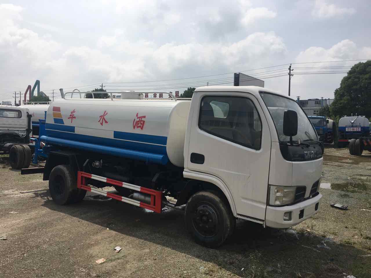 大量出售二手东风5吨洒水车
