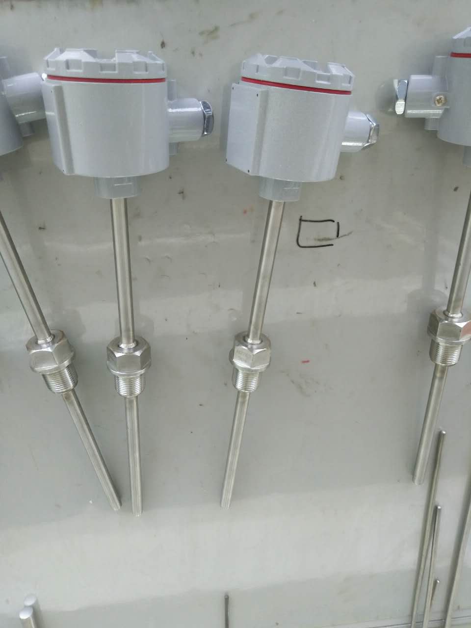 批发各种规格铠装热电偶原装现货  铠装热电偶厂家  铠装热电偶图片