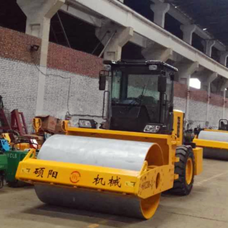 8吨振动压路机  8吨压路机  小型压路机  单钢轮振动压路机
