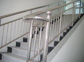 遵义铁艺栏杆、遵义铁艺大门、遵义铁艺围栏 遵义地弹门