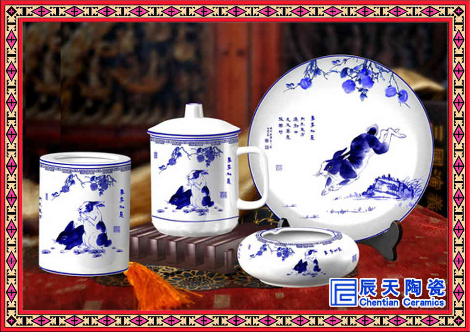 陶瓷三件套茶杯   红瓷纪念茶杯三件套&nbsp;&nbsp;诗礼华章三件套