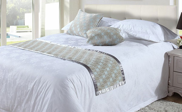 推荐新款的床尾巾，便宜又实惠 专业的酒店  酒店布草  宾馆床上用品