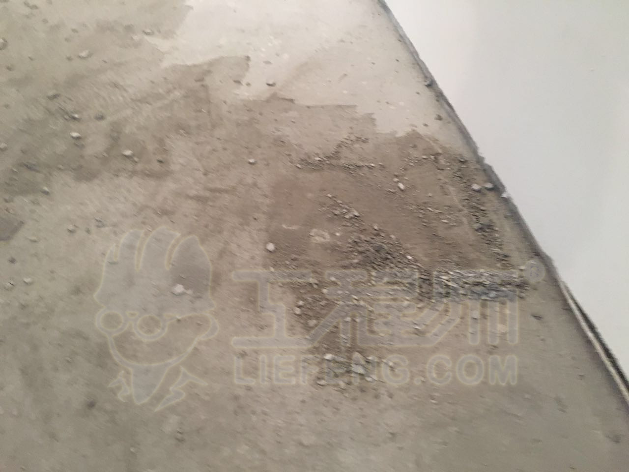 梁底混凝土起沙怎么处理,楼面起砂怎么处理