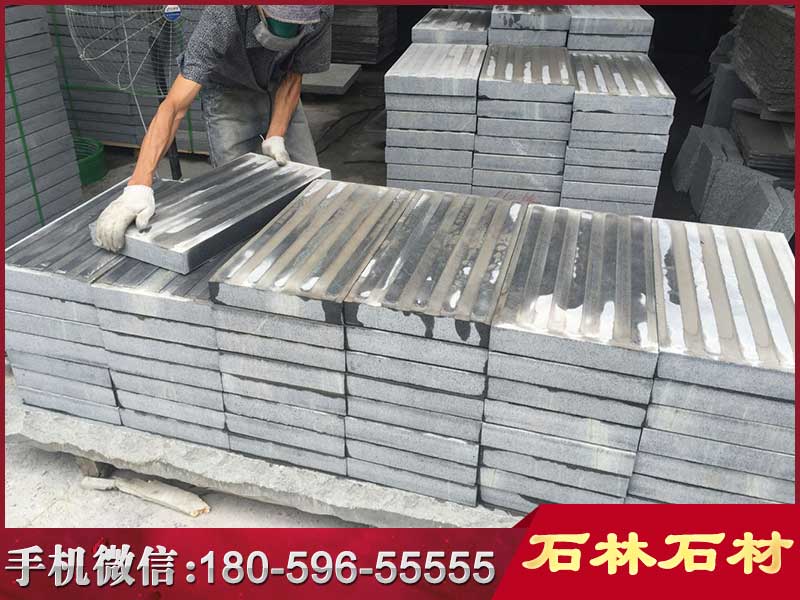 坚固的G654芝麻黑盲道石_【供销】福建&nbsp;&nbsp;导盲砖&nbsp;&nbsp;芝麻黑石材