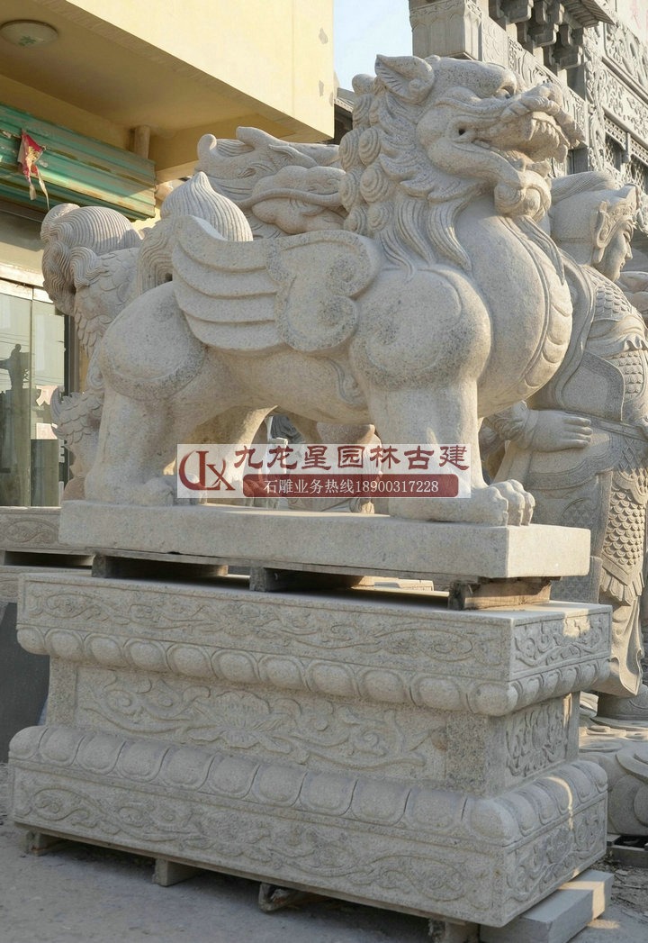 吉祥麒麟 青石石雕麒麟 石雕麒麟加工  青石狮子  镇宅石雕麒麟