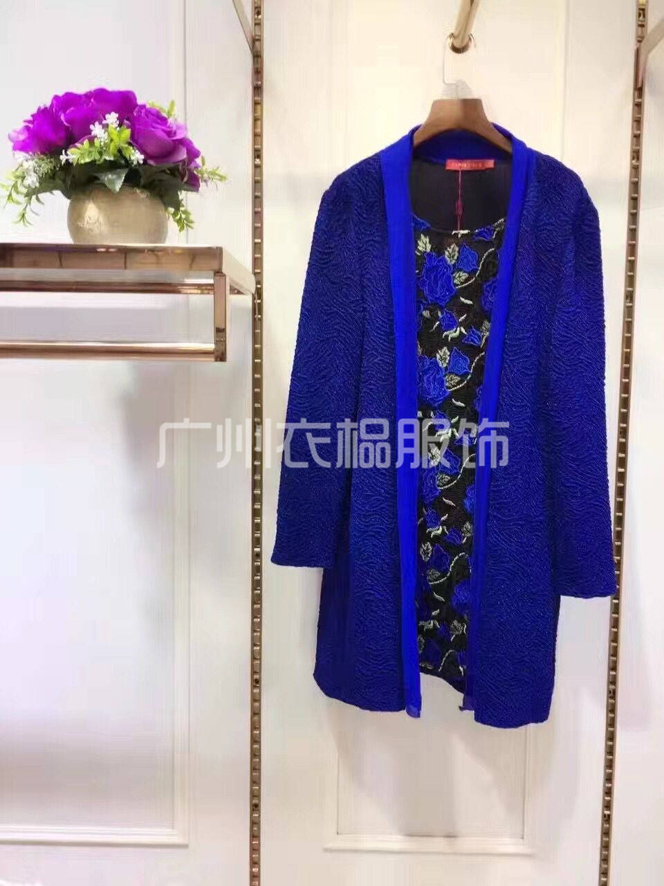 荣澜春品牌折扣工厂尾货批发  女装批发