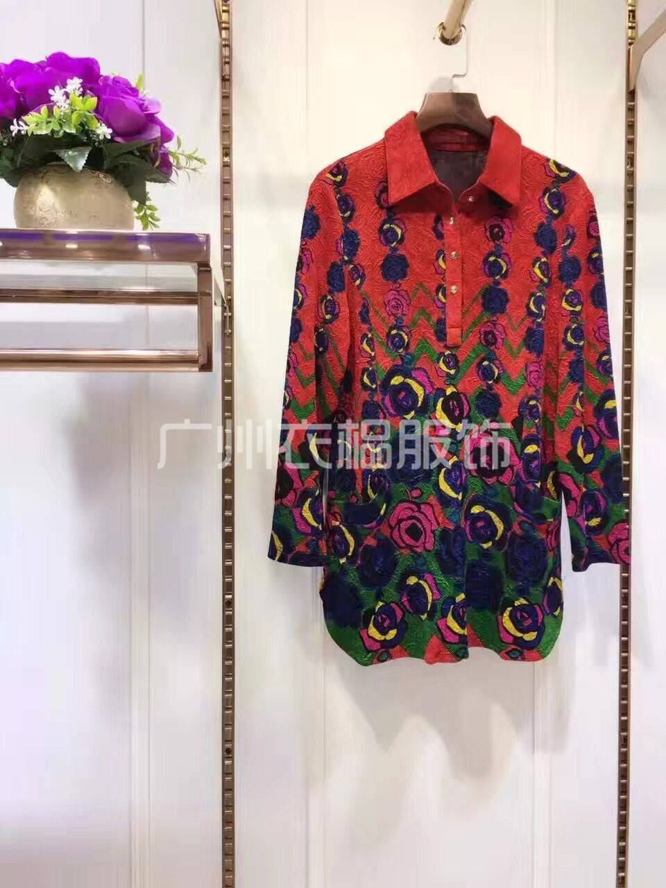 荣澜春品牌折扣工厂尾货批发  女装批发