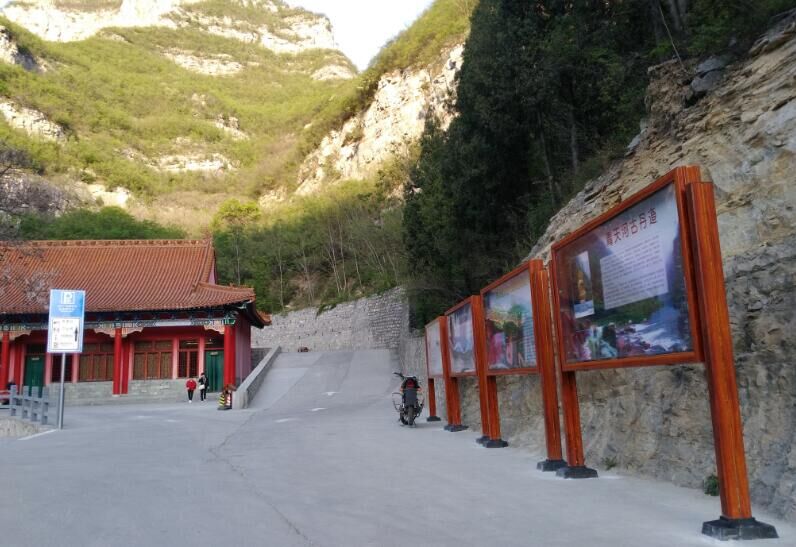 户外新款宣传栏  新款铝合金户外报栏