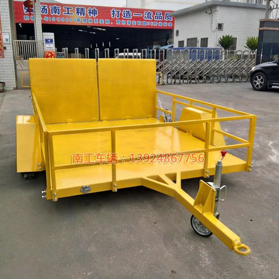 牵引式小型压路机/小挖机拖挂车&nbsp;&nbsp;牵引平板车&nbsp;&nbsp;牵引全挂车&nbsp;&nbsp;工业全挂车